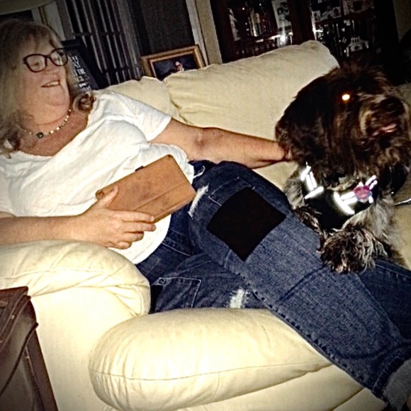 Meet your Posher, Kat - Picture 3 of 5